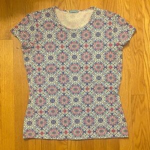 J McLaughlin geometric floral tee shirt